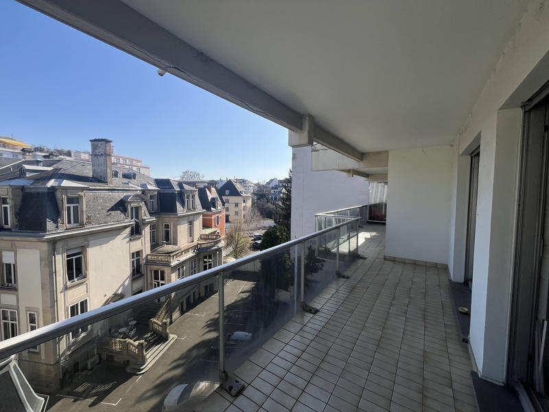 Appartement - 125 m² - 5 pièces