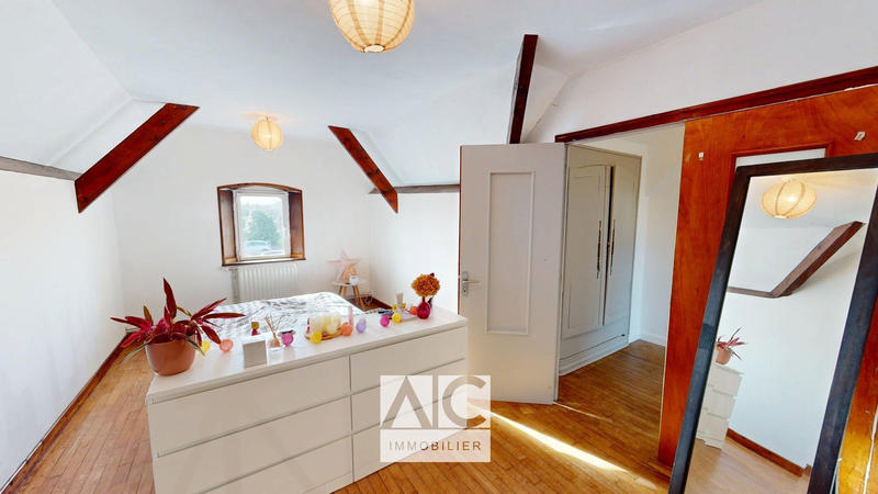 Maison - 157 m² - 7 pièces