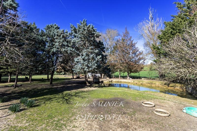 Corps de ferme - 375 m² - 22 pièces