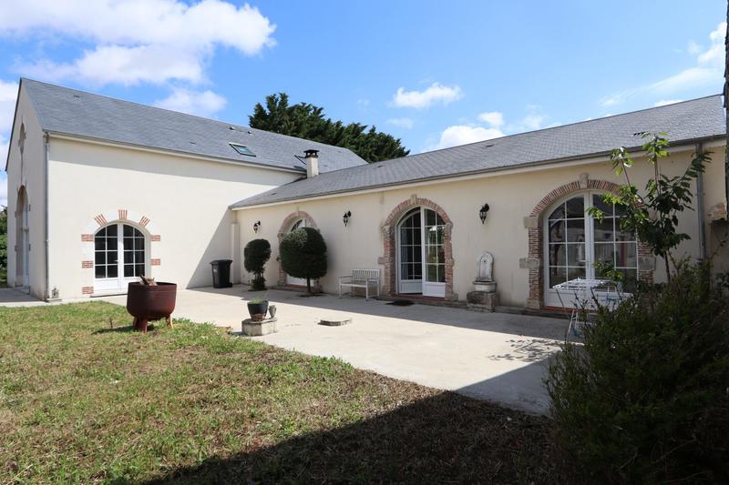 Maison - 310 m² - 8 pièces