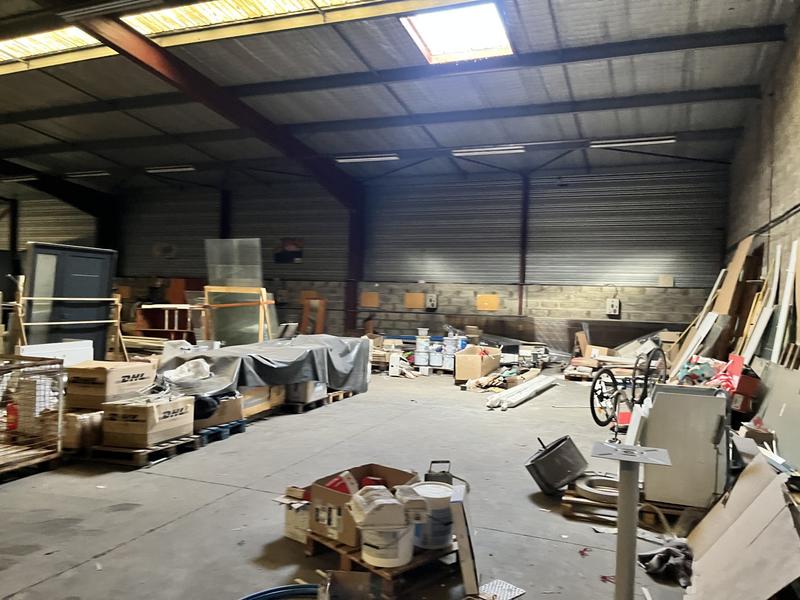 Local d'activités - 950 m²