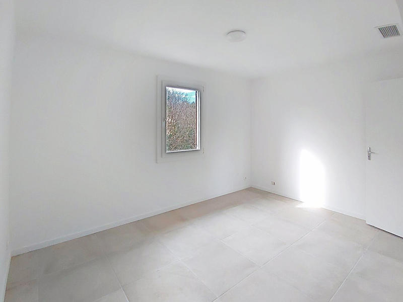 Appartement - 94 m² - 5 pièces