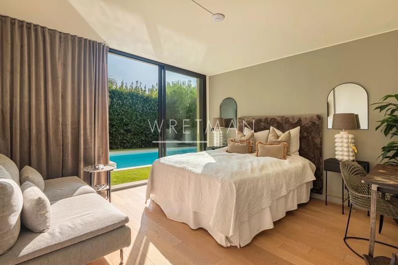 Villa - 242 m² - 6 pièces