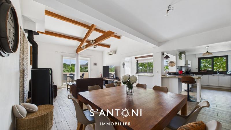 Maison - 189 m² - 5 pièces