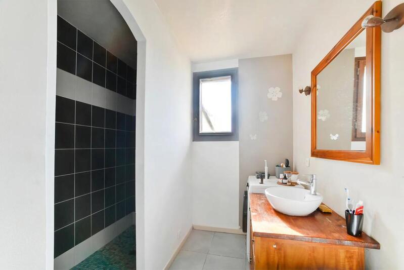 Maison - 220 m² - 9 pièces