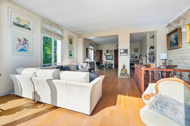 Maison - 289 m² - 10 pièces