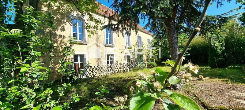 Maison - 350 m² - 11 pièces