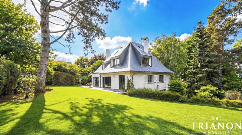 Maison - 307 m² - 10 pièces