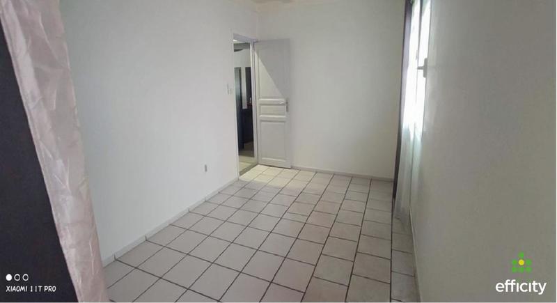 Immeuble - 270 m² - 9 pièces