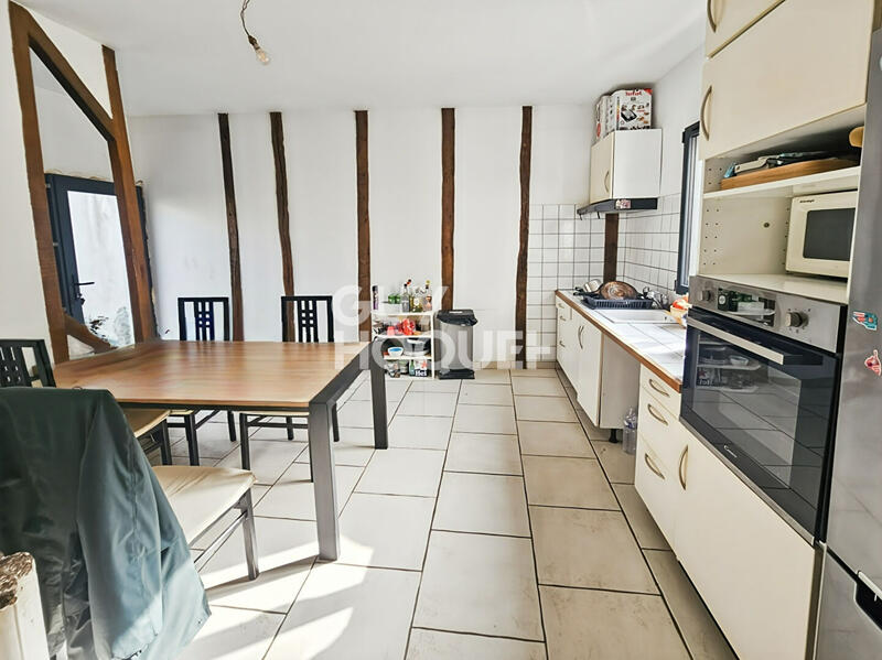 Maison - 214 m² - 6 pièces