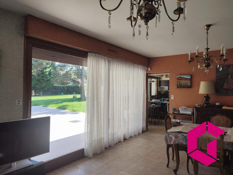 Villa - 250 m² - 11 pièces