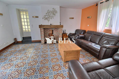 Maison - 182 m² - 8 pièces