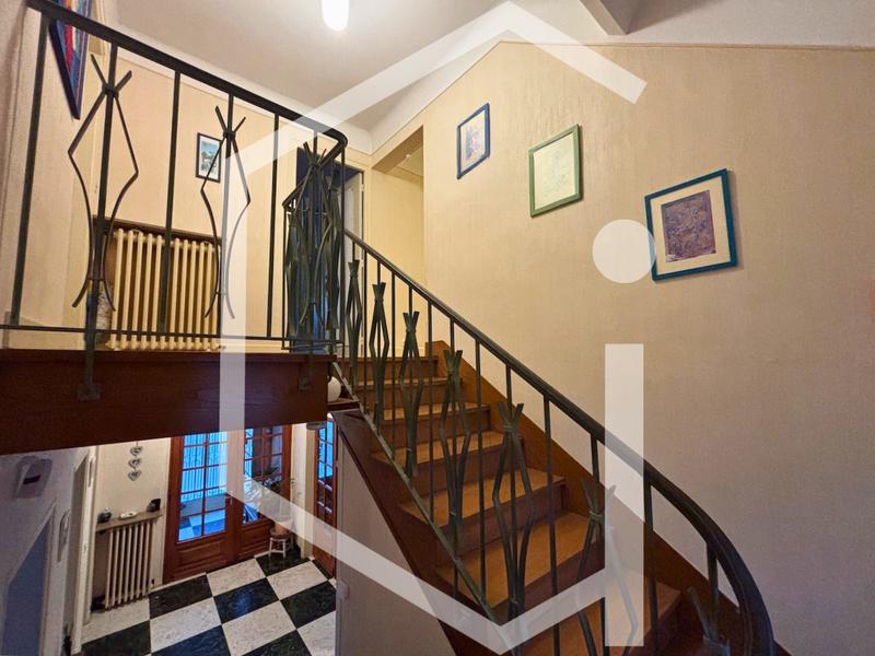 Maison - 159 m² - 6 pièces