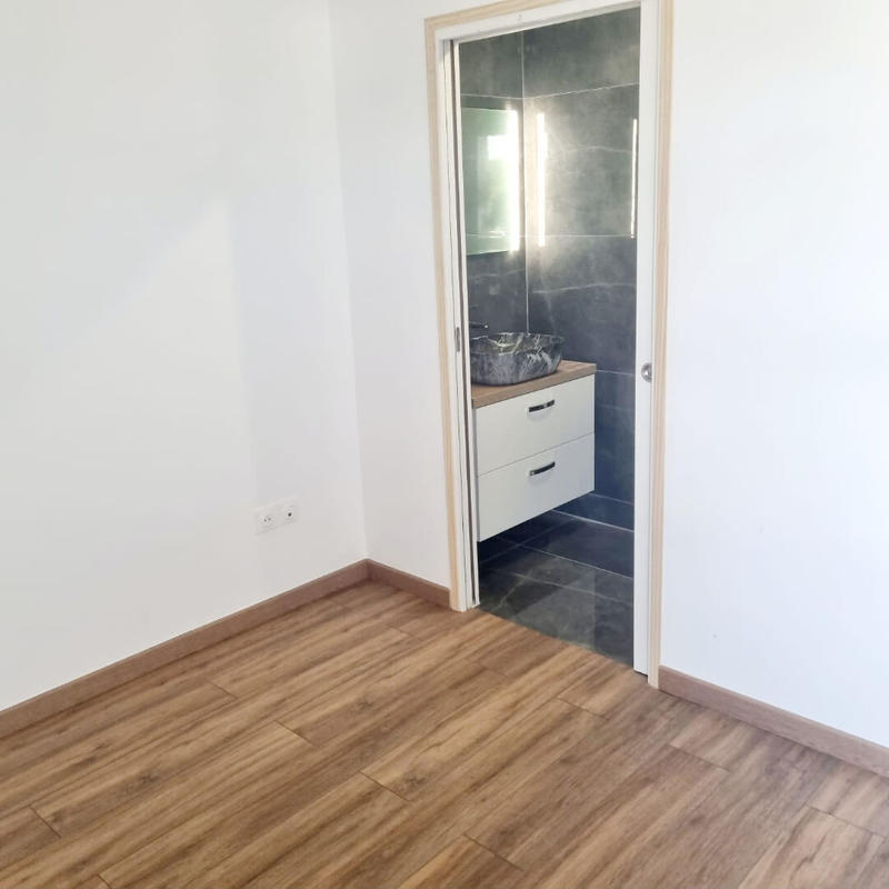 Appartement - 99 m² - 5 pièces