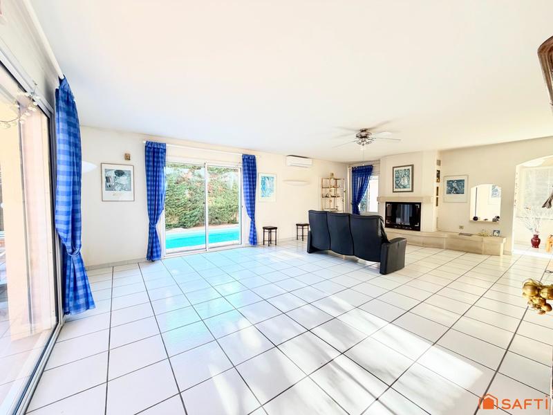 Villa - 232 m² - 6 pièces