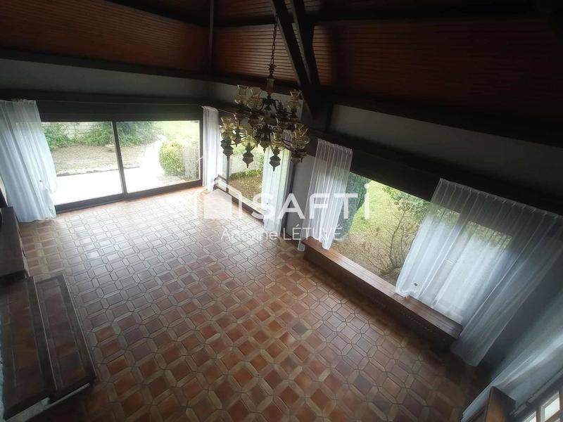 Maison - 434 m² - 8 pièces