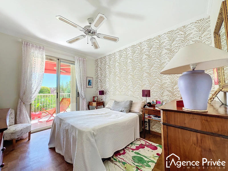 Appartement - 111 m² - 5 pièces