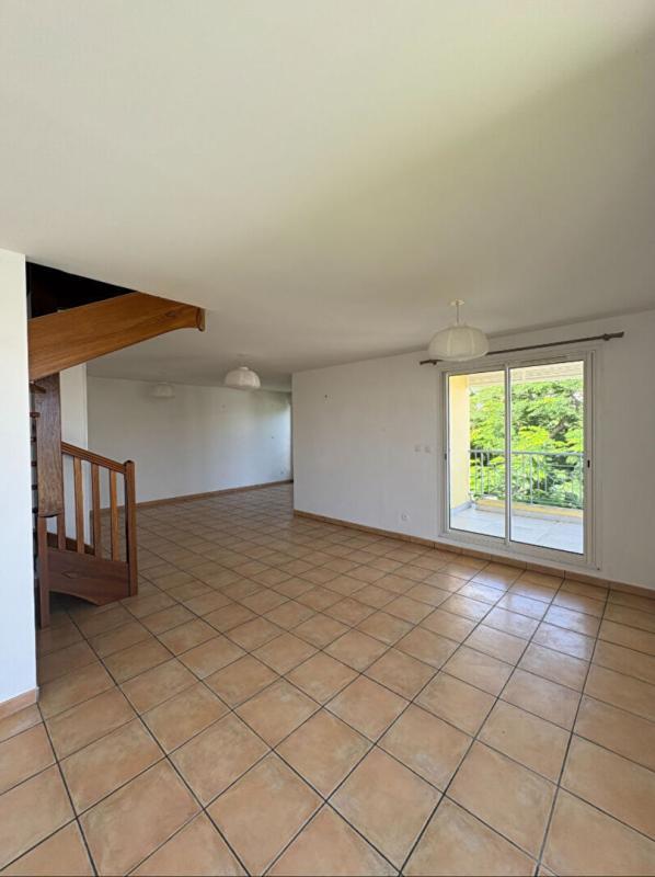 Appartement - 82 m² - 3 pièces