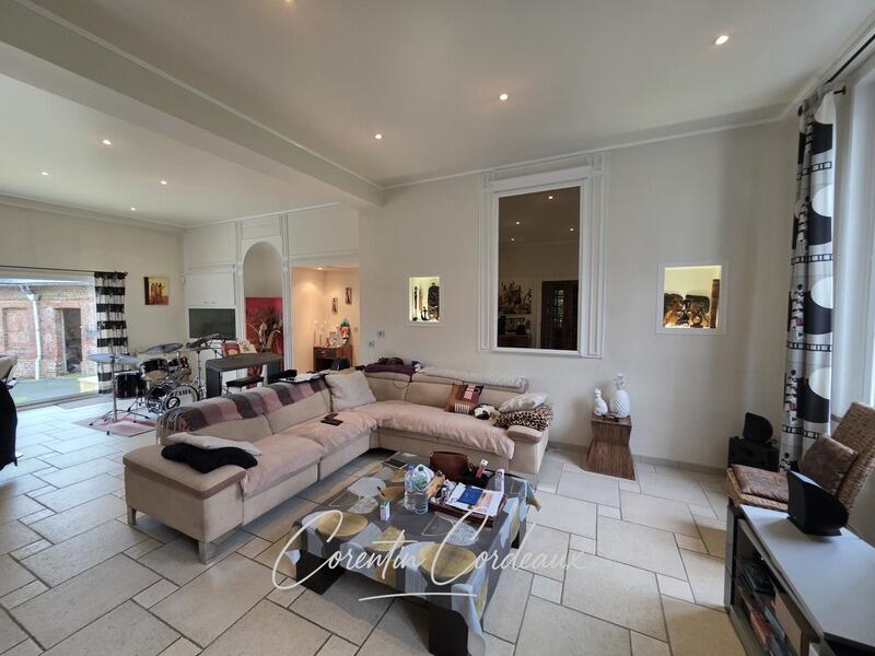 Maison bourgeoise - 393 m² - 10 pièces