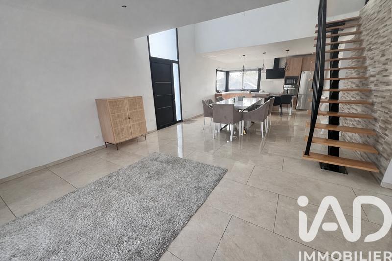 Maison - 140 m² - 5 pièces