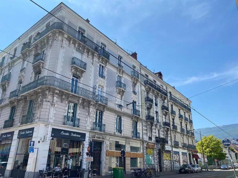 Appartement - 67 m² - 2 pièces