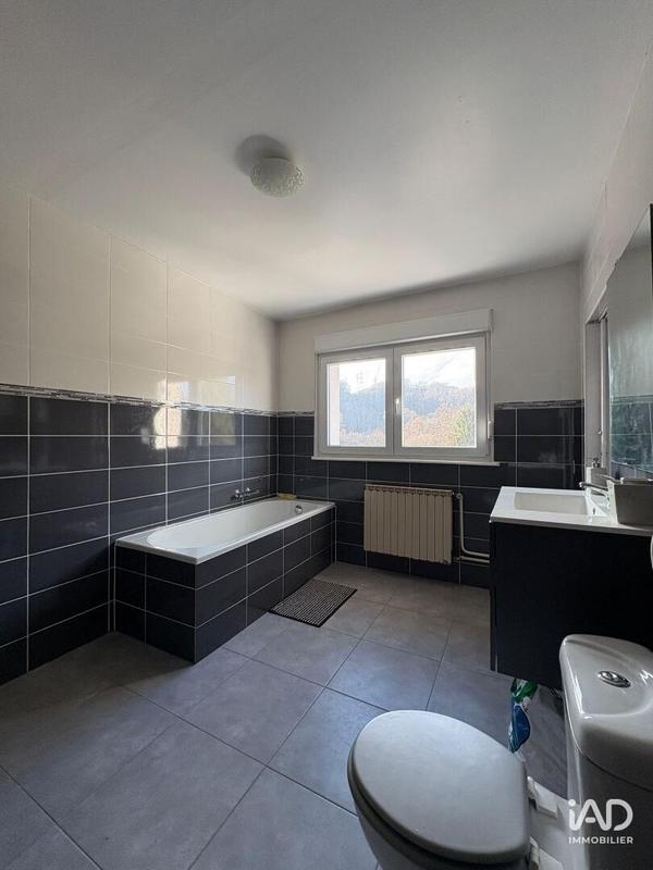 Maison - 211 m² - 6 pièces