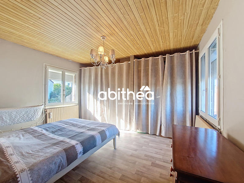 Maison - 102 m² - 4 pièces