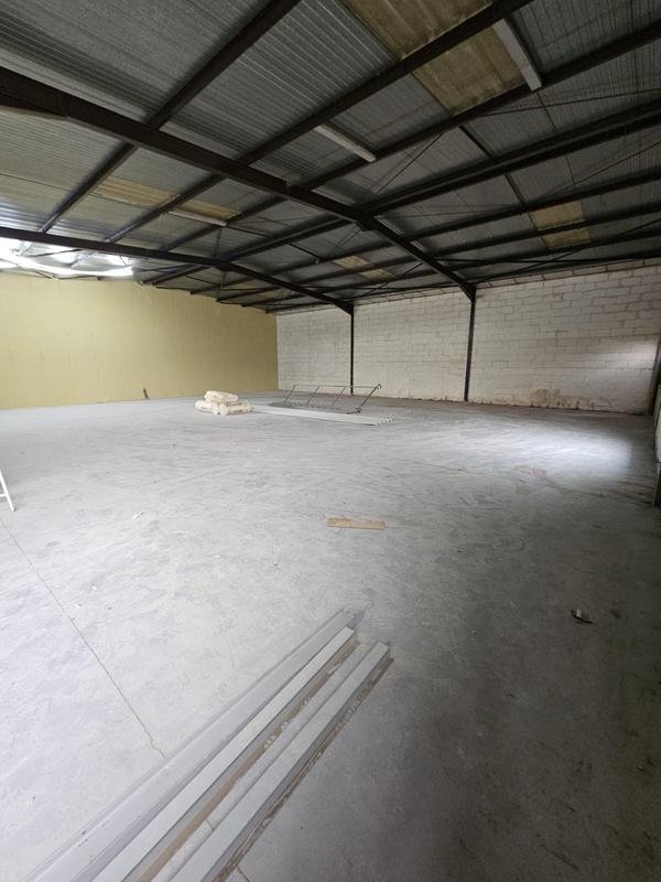 Local d'activités - 180 m²