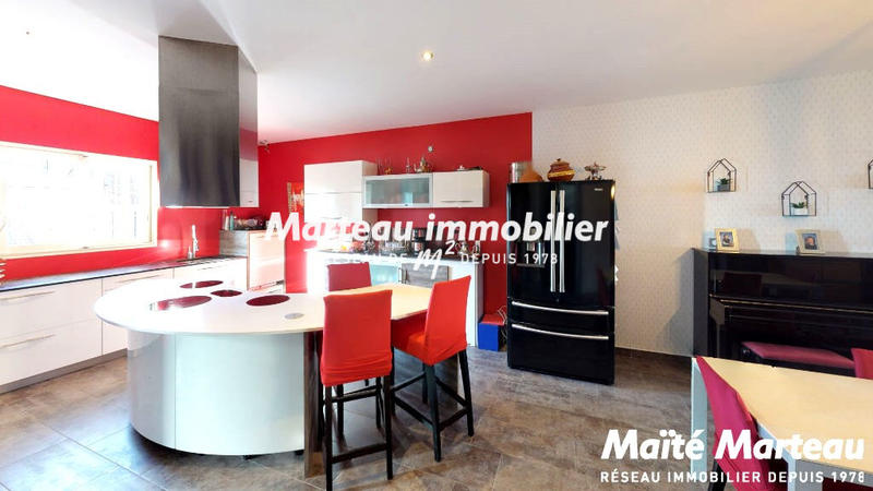 Maison - 180 m² - 9 pièces