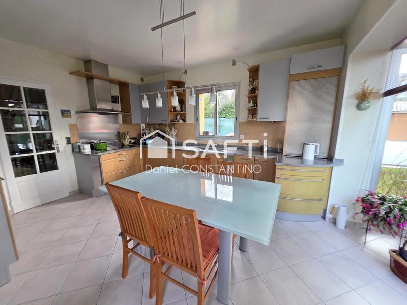 Maison - 200 m² - 8 pièces