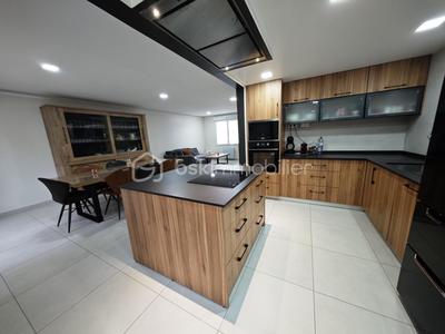 Maison - 130 m² - 7 pièces