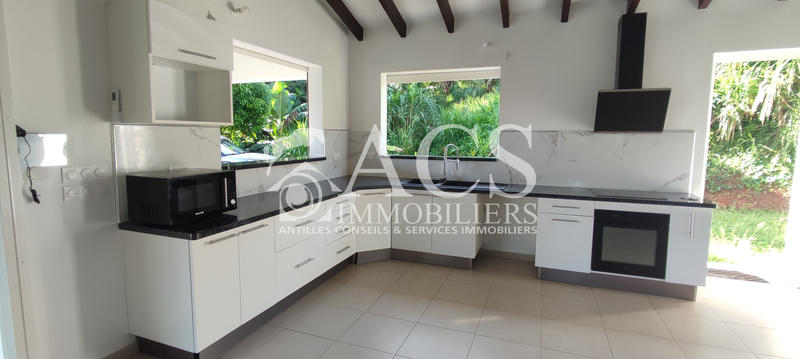 Maison - 96 m² - 4 pièces