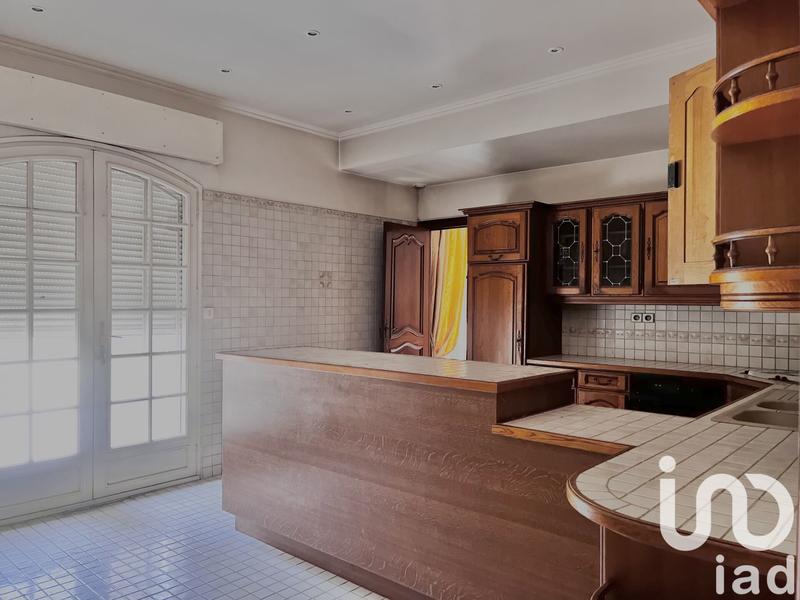 Maison - 334 m² - 9 pièces