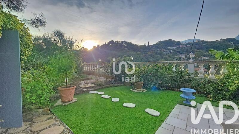 Maison - 200 m² - 6 pièces