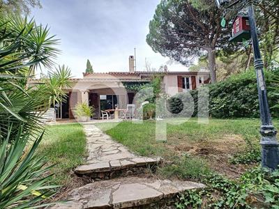 Maison - 288 m² - 9 pièces