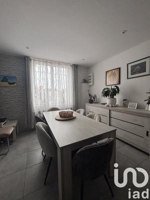 Maison - 90 m² - 5 pièces