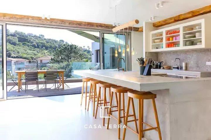 Villa - 150 m² - 6 pièces