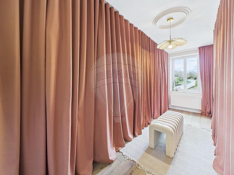 Maison - 270 m² - 7 pièces