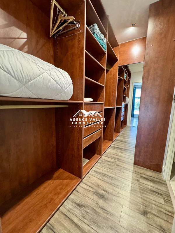 Maison - 198 m² - 8 pièces