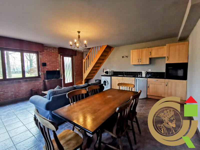 Maison - 230 m² - 9 pièces