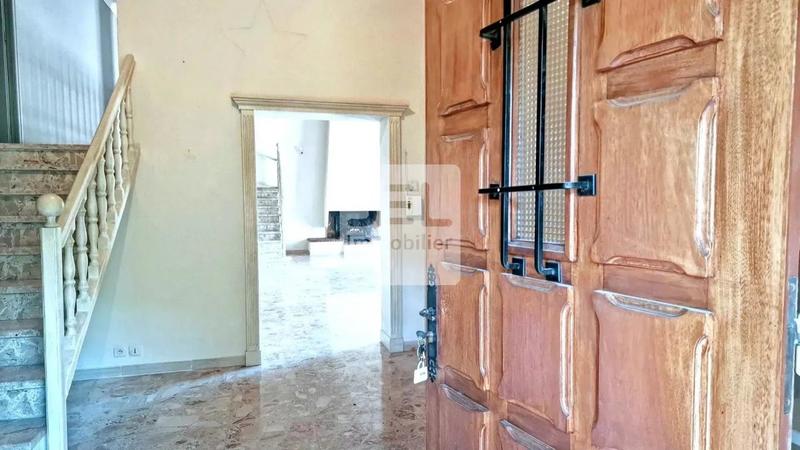 Propriété - 193 m² - 5 pièces