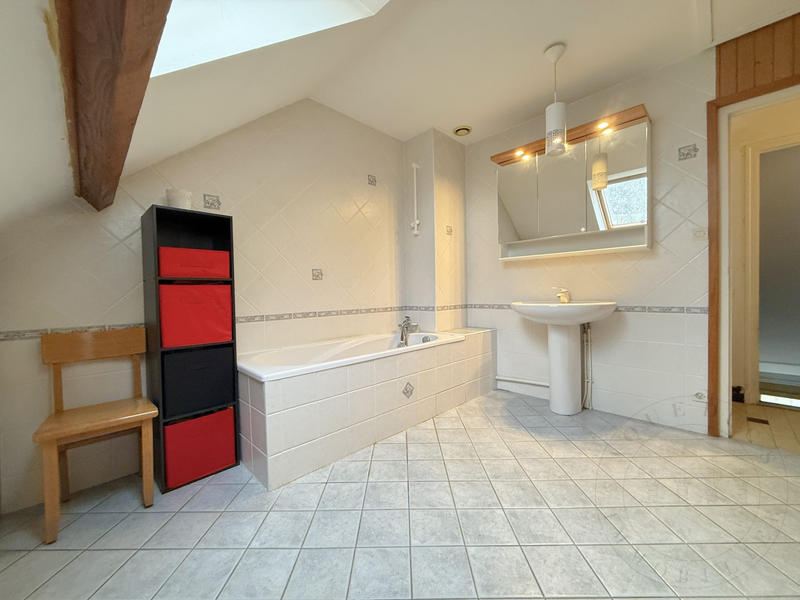 Maison - 161 m² - 7 pièces