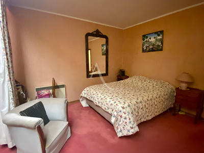 Maison - 210 m² - 7 pièces