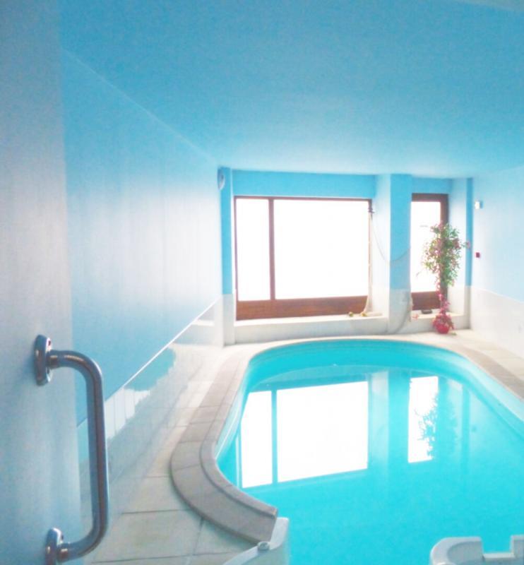 Maison - 200 m² - 13 pièces