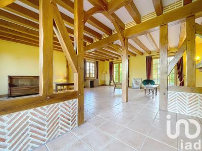 Maison - 239 m² - 10 pièces