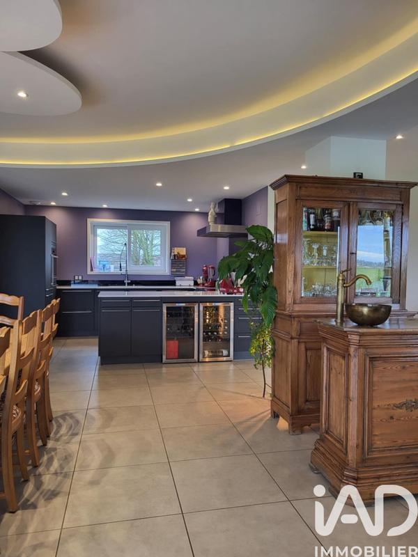 Maison - 220 m² - 8 pièces