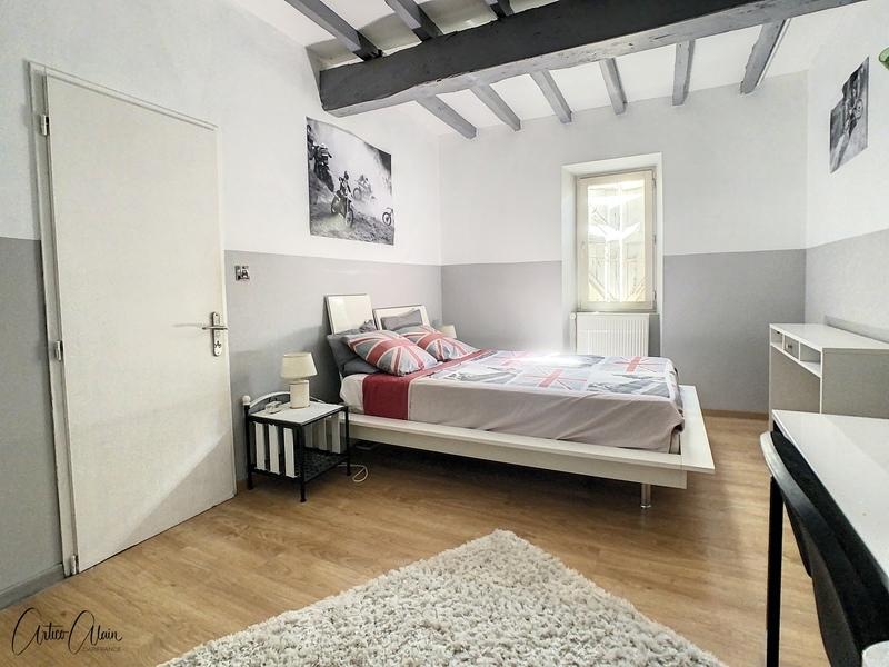 Maison - 463 m² - 9 pièces