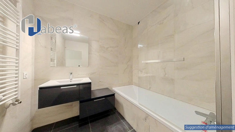 Appartement - 93 m² - 4 pièces