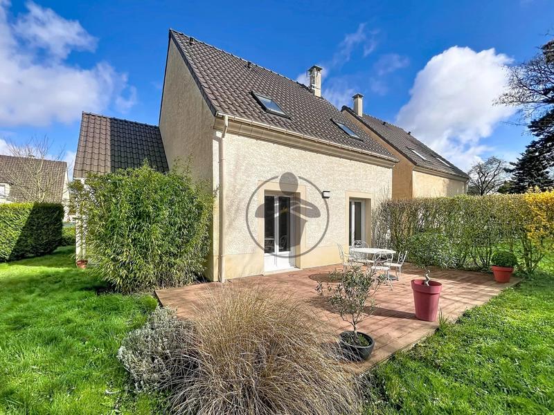 Maison - 98 m² - 5 pièces