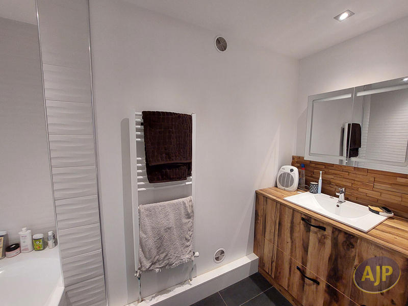 Appartement - 100 m² - 4 pièces